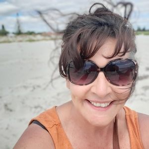 Meet your Posher, Louise